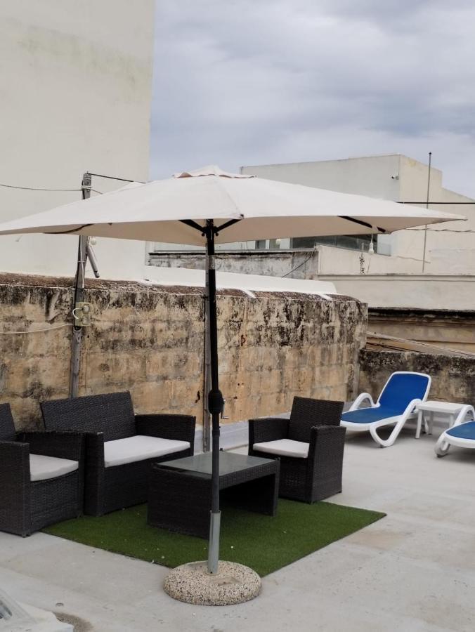 Spacious 4-Bedrooms Townhouse In Tas-Sliema Exterior photo
